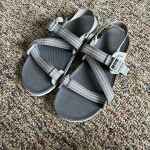 CHACO WOMEN’S LOWDOWN SANDAL - PULLEY GREY